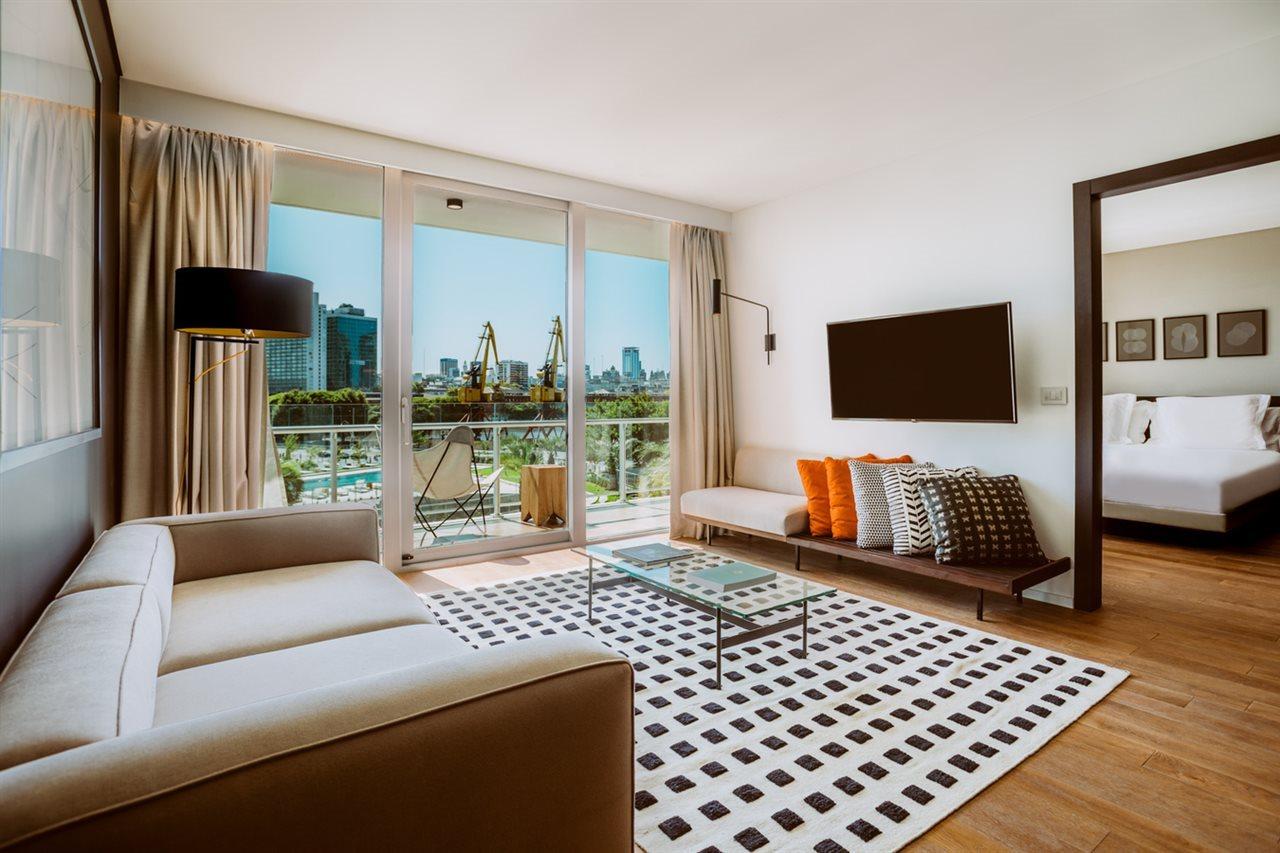 Sls Buenos Aires Puerto Madero Hotel Buitenkant foto A suite at the hotel